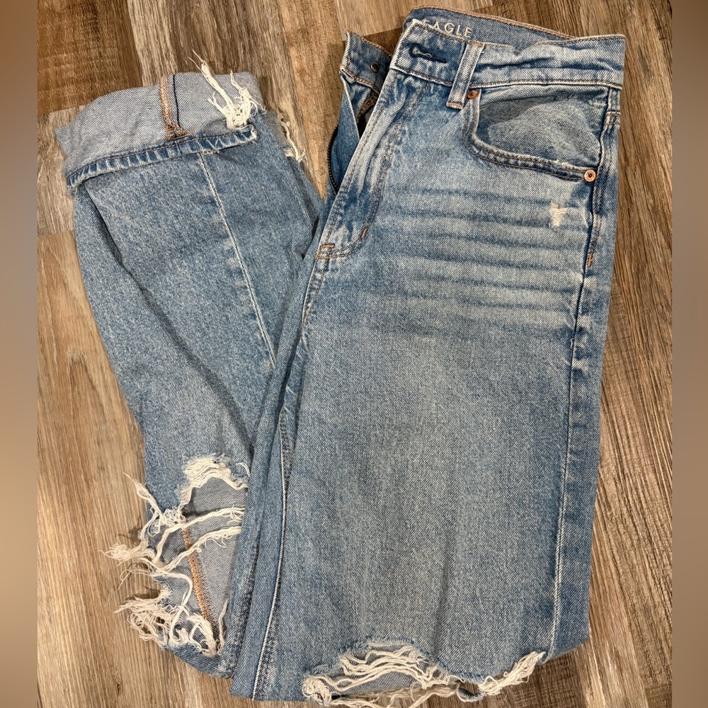 American Eagle Outfitters Light Blue Distressed Boyfriend Jeans